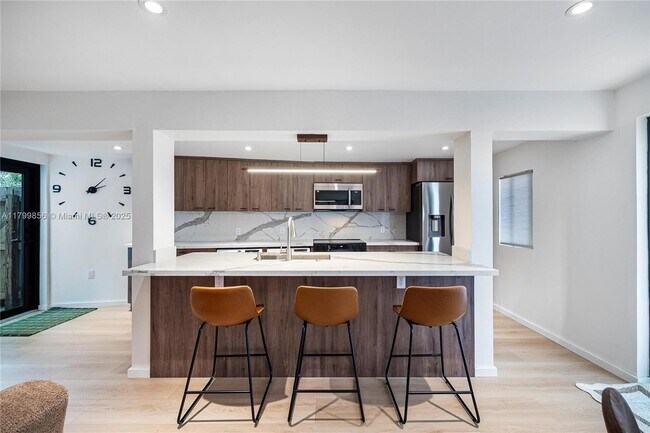Foto del edificio - 3683 SW 3rd Ave
