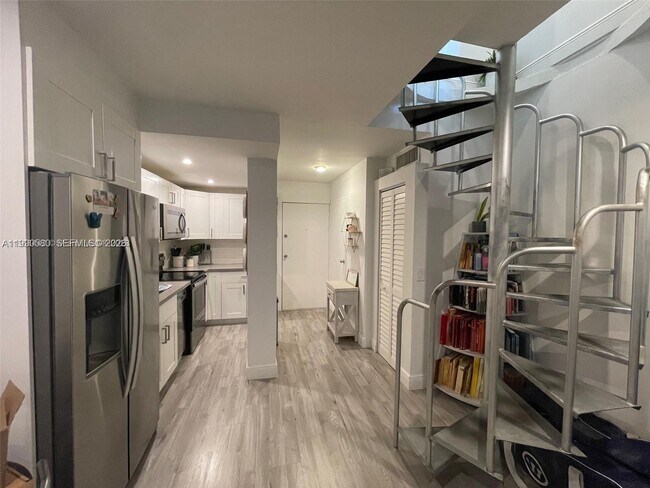 Foto del edificio - 7801 NE 4th Ct