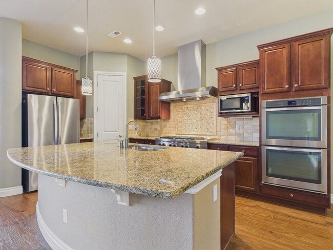 Building Photo - Townhome in Desired Area of Lone Tree