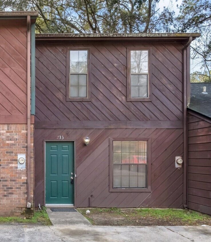 Primary Photo - 2313 Hartsfield Way