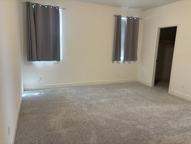 Foto del edificio - Beautiful 3 Bedroom 2 Bathroom Home
