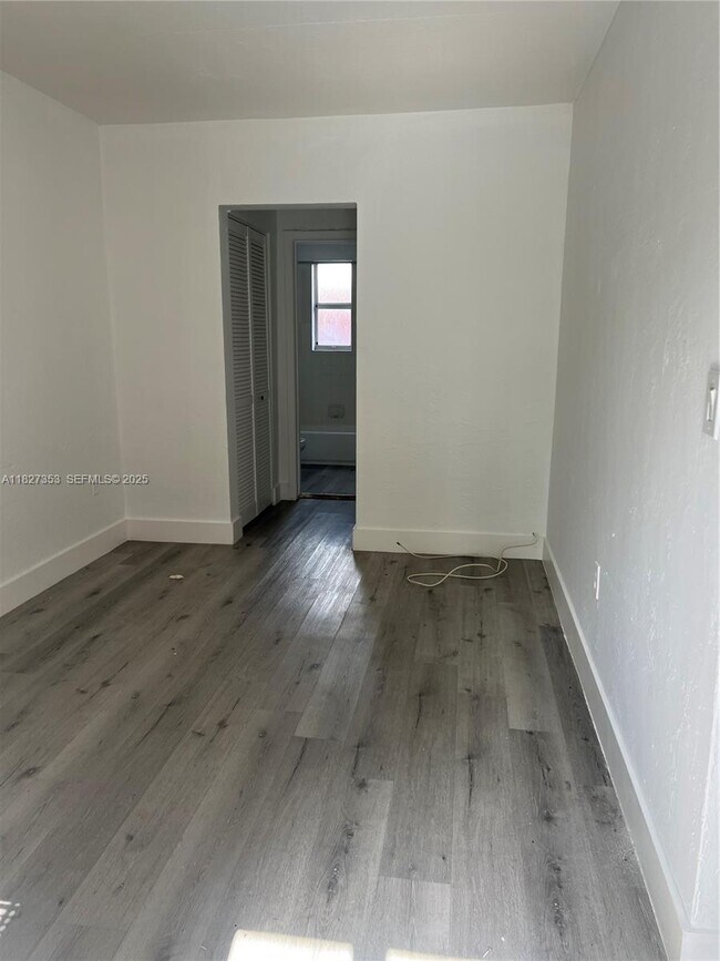 Foto del edificio - 3669 Thomas Ave