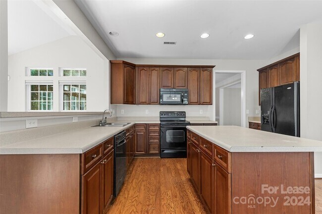 Foto del edificio - 5006 Rosewater Ln