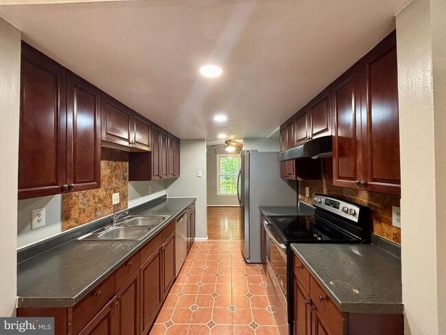 Building Photo - 9004 Mulvaney Ct