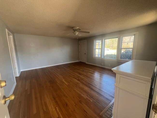 Building Photo - 8020 Hwy 43