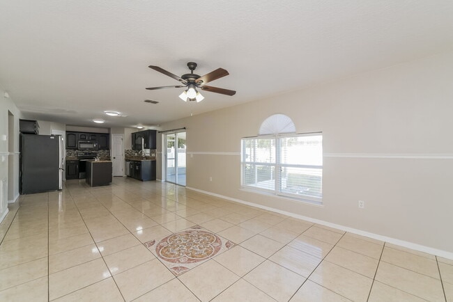 Building Photo - 178 Anzio Dr