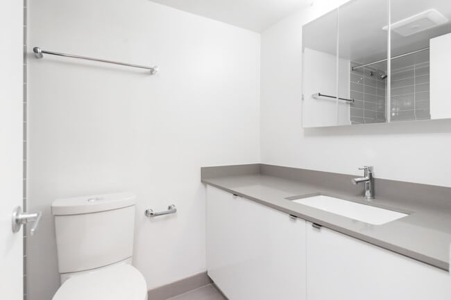 Building Photo - Casa Bella