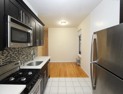 Primary Photo - 118-40 Metropolitan Ave