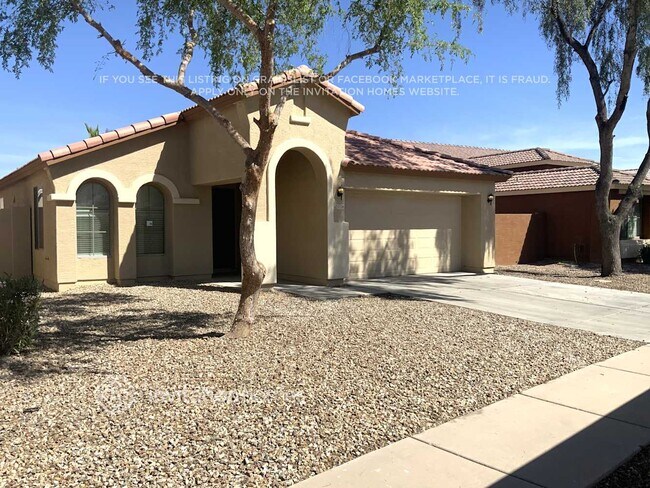 Building Photo - 10538 W Roanoke Ave