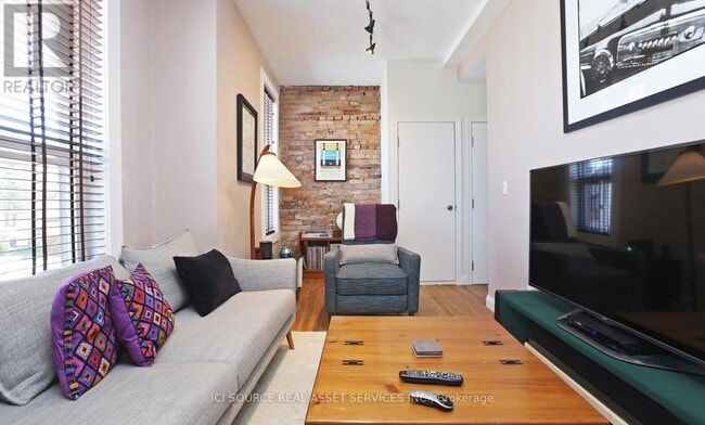 Building Photo - 224 Jones Ave