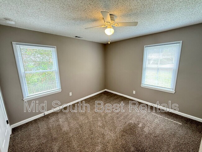 Foto del edificio - 1174 Bradley St