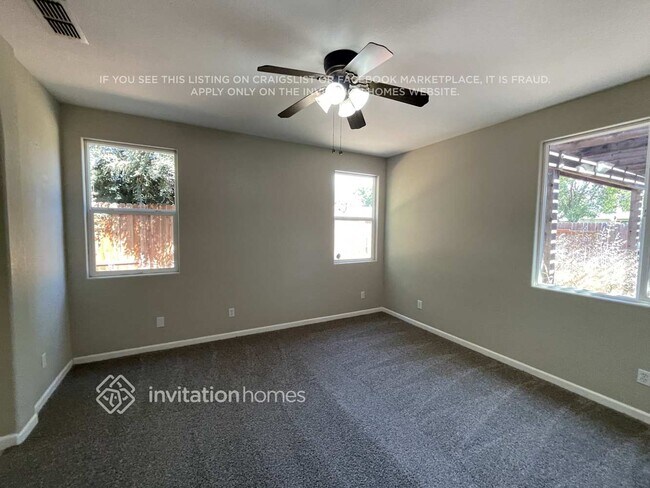 Foto del edificio - 573 Davenport Way