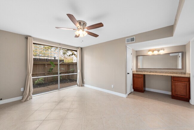 Master bedroom with built in vanity - 4641 Wild Indigo St