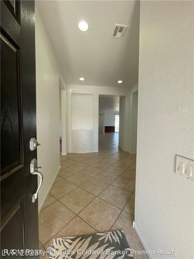 Building Photo - 3 br, 2 bath House - 2806 Lochleven Way