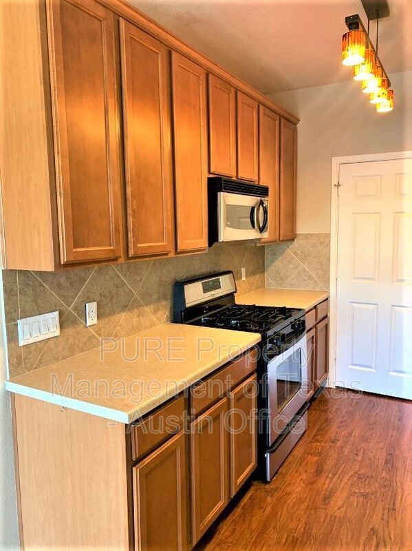 Building Photo - 16100 Great Oaks Dr