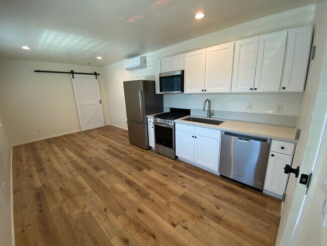 Foto del edificio - Studio - Downtown Santa Barbara