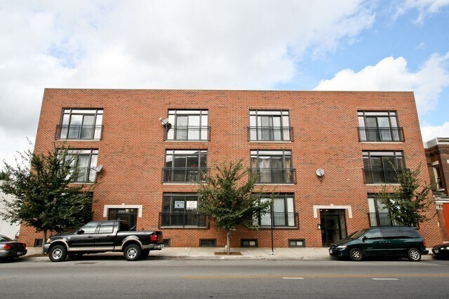 Primary Photo - 2118 W 35th St