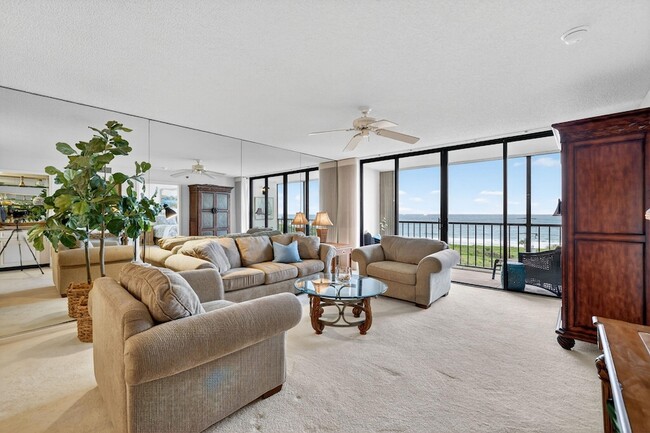 Building Photo - 5055 N Hwy A1A