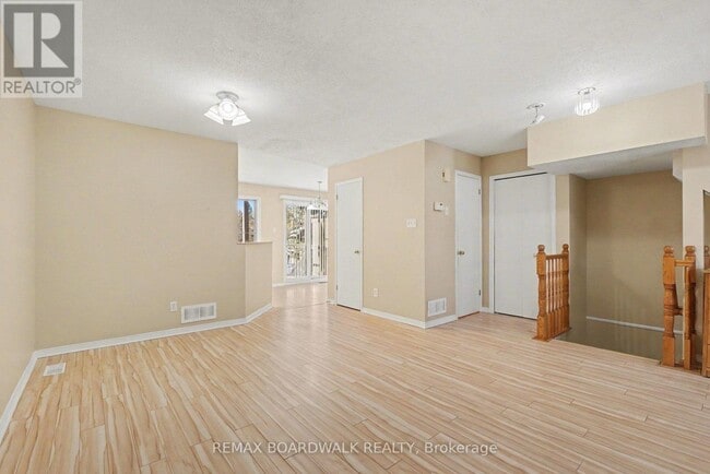 Photo du bâtiment - 6 Briston Private