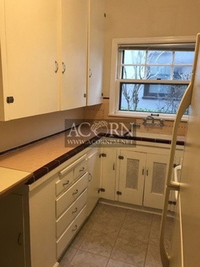 Foto del edificio - 2046 NW Overton St