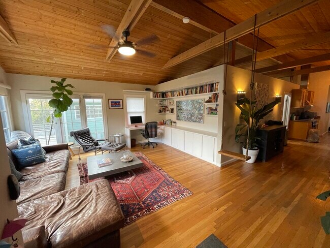 Sala de estar + estudio - 27 Sunset Ave
