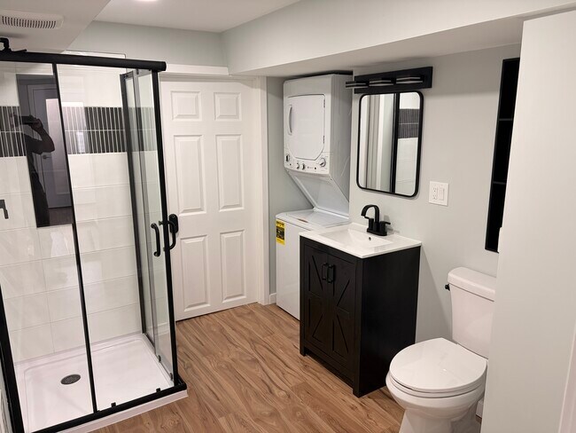 Foto del edificio - 2882 Ridge Dr