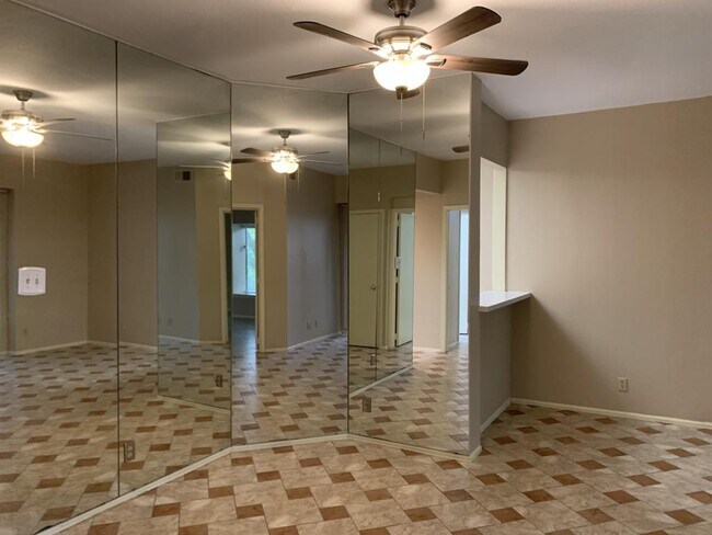 Building Photo - 2211 S Braeswood Blvd