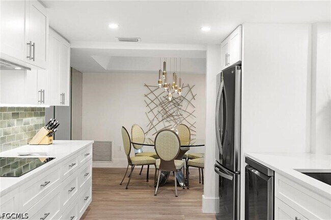 Building Photo - 5601 Turtle Bay Dr