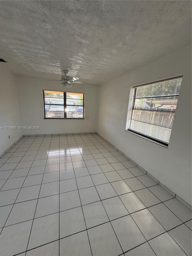 Foto del edificio - 5530 E 6th Ave