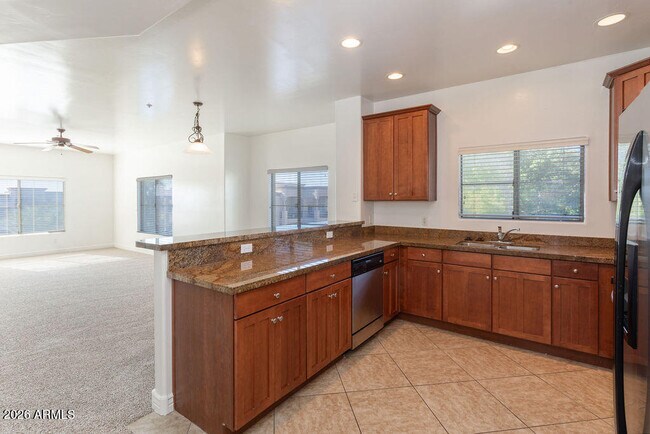 Foto del edificio - 5450 E Deer Valley Dr