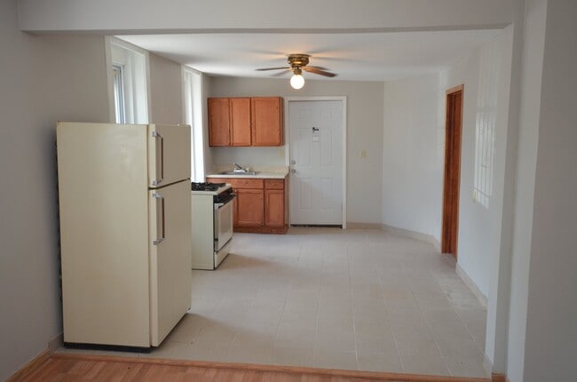 Photo - 2815 W 25th Pl (Chicago, IL) Apartment