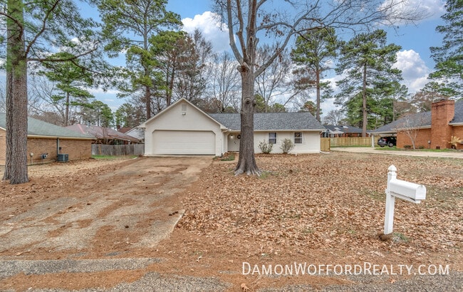 Building Photo - 103 Live Oak Ln