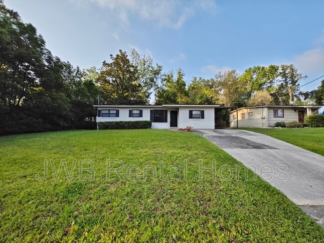 Building Photo - 8120 Joffre Dr