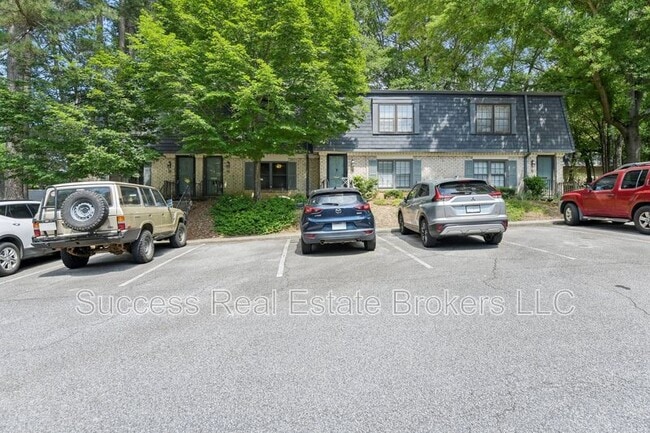 Building Photo - 14 Glenald Way NW