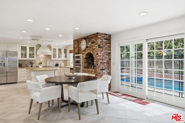 Foto del edificio - 8972 Sailport Dr