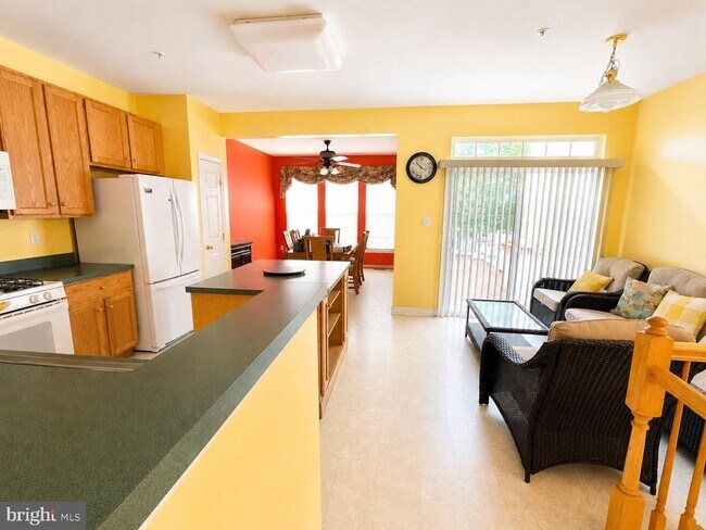 Building Photo - 4302 Begonia Dr
