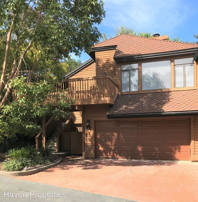 Building Photo - 672 Serrano Dr