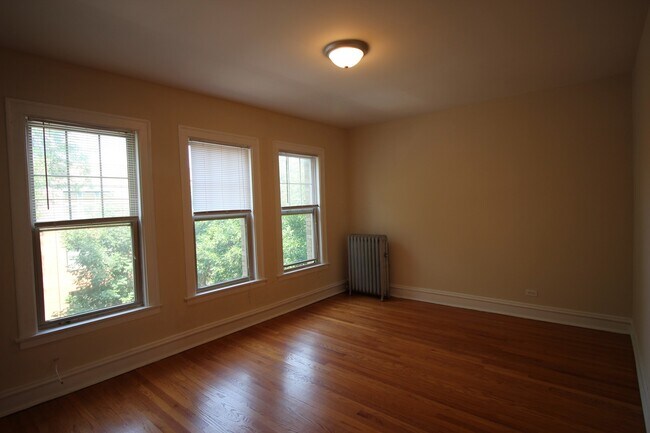 Foto del edificio - 2339 W Rosemont Ave