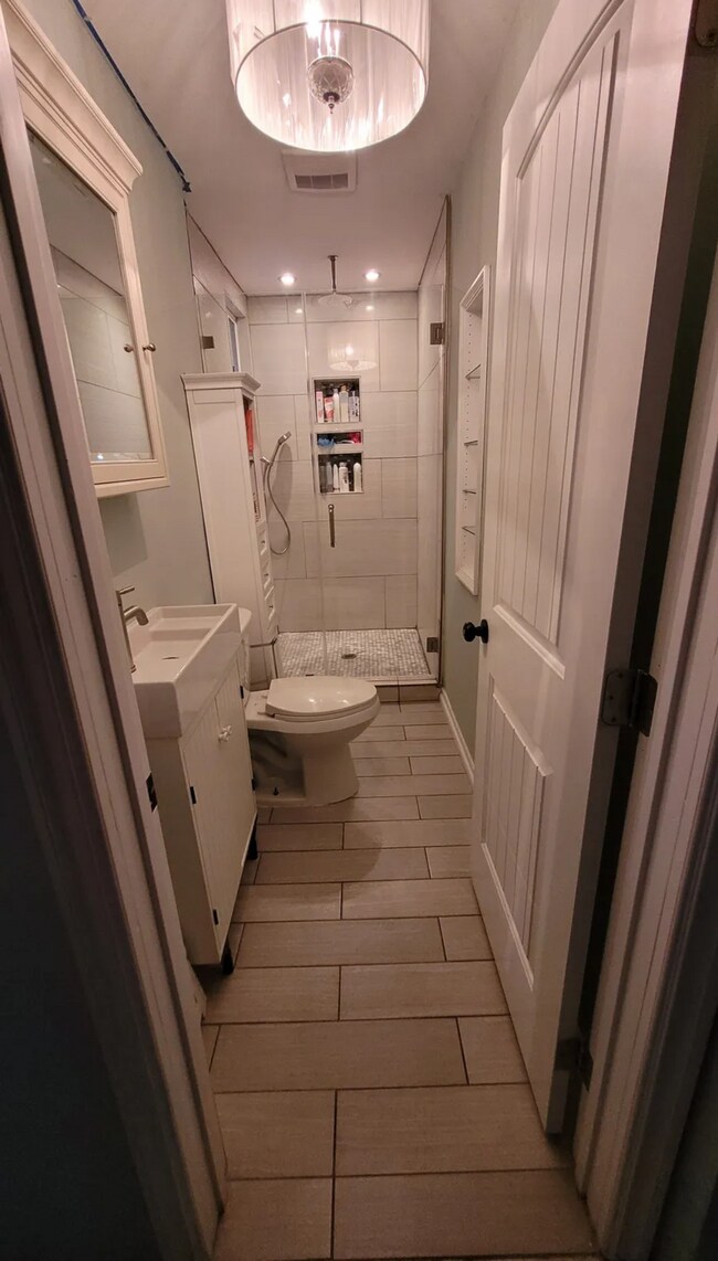 Foto del edificio - 9948 Bevis Ave