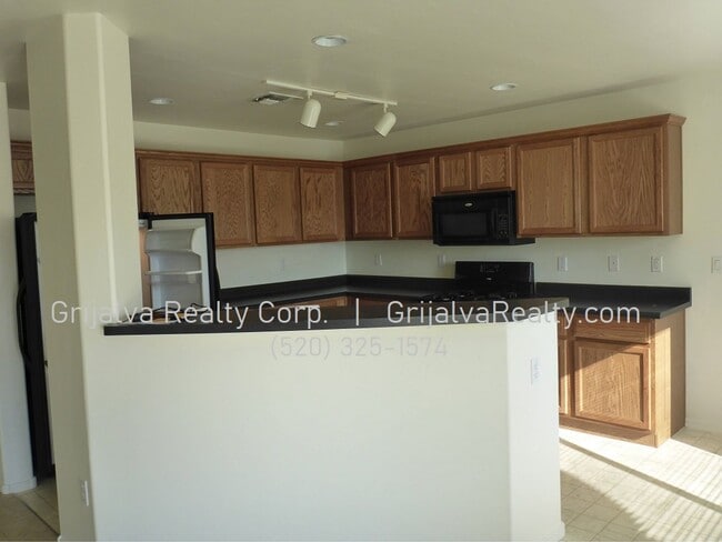 Building Photo - 4 BD, 3 BA Two-Story Home in Los Arroyos for Rent **MOVE-IN SPECIAL ** (Old Nogales Hwy/Calle Verde)