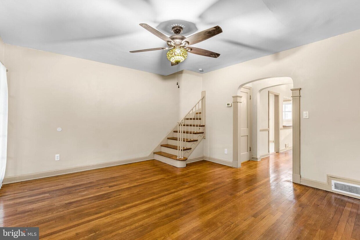 Primary Photo - 1539 Montana Ave NE