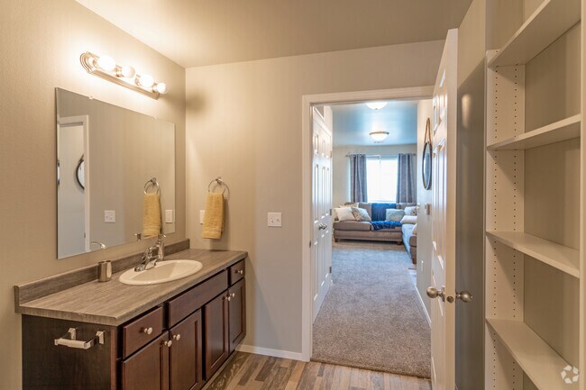 1BR, 1BA, Model - 771 SF - Edgewater Villas