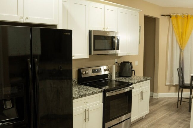 Foto del edificio - 3499 Henley St