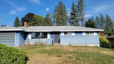 Building Photo - 6828 N G St