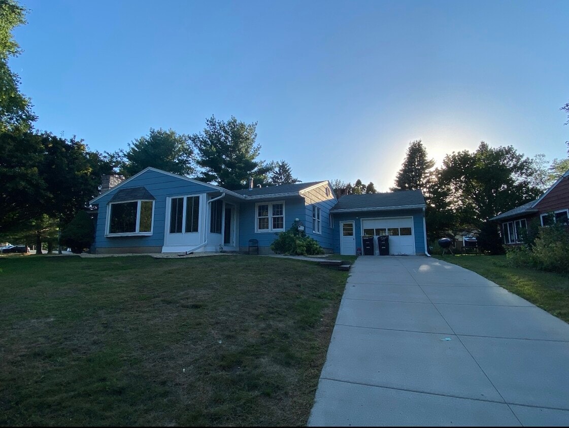 ¡¡¡Actualmente en remodelación!!!! - 532 Capitol Dr