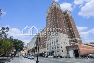 Building Photo - 525 W Lafayette Blvd