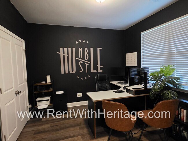 Foto del edificio - Amazing 5 Bedroom/ 3 Bath Home in Sweetwater, a Swim Tennis Community/ Attention to Detail / Grea...