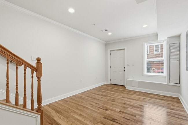 Building Photo - 2210 Cambridge St