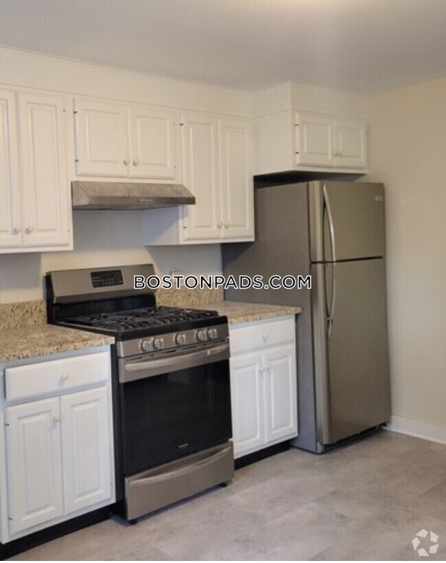 Downtown North Andover Apartments for Rent with Hardwood Floors North