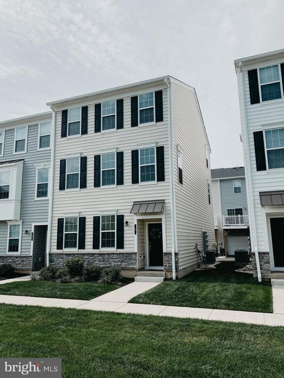 Building Photo - 5 Jessop Ln